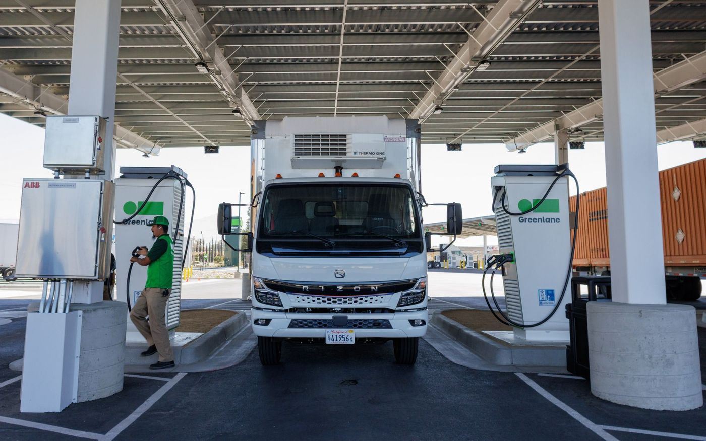 Velocity Truck Centers Becomes First Dealer to Join Greenlane’s “Charge On Us” Program
